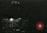 Immagine di Ballerini in velluto rosso nel Club degli anni sessanta West Hollywood California USA, 1965, secondo 1 filmato di repertorio 65675066859
