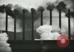 Standbild Industriefabriken und Verschmutzung Ende der 1930er Jahre New England United States USA, 1939, aus Sekunde 52 historischem Filmmaterial Videoclip 65675066862