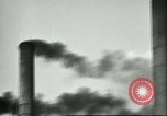 Standbild Industriefabriken und Verschmutzung Ende der 1930er Jahre New England United States USA, 1939, aus Sekunde 57 historischem Filmmaterial Videoclip 65675066862