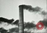 Standbild Industriefabriken und Verschmutzung Ende der 1930er Jahre New England United States USA, 1939, aus Sekunde 58 historischem Filmmaterial Videoclip 65675066862