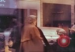 Immagine di Windows di negozi New York City USA, 1958, secondo 3 filmato di repertorio 65675066863