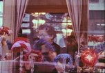 Immagine di Windows di negozi New York City USA, 1958, secondo 20 filmato di repertorio 65675066863