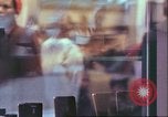 Immagine di Windows di negozi New York City USA, 1958, secondo 26 filmato di repertorio 65675066863