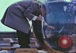 Immagine di Windows di negozi New York City USA, 1958, secondo 23 filmato di repertorio 65675066864