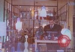 Immagine di Windows di negozi New York City USA, 1958, secondo 25 filmato di repertorio 65675066864