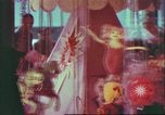 Immagine di Windows di negozi New York City USA, 1958, secondo 37 filmato di repertorio 65675066864