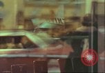 Standbild Windows von Geschäften New York City USA, 1958, aus Sekunde 19 historischem Filmmaterial Videoclip 65675066865
