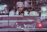 Standbild Windows von Geschäften New York City USA, 1958, aus Sekunde 30 historischem Filmmaterial Videoclip 65675066865