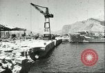 Standbild beschädigte Geräte Sizilien Italien, 1943, aus Sekunde 20 historischem Filmmaterial Videoclip 65675066869