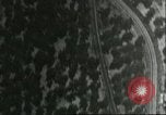 Standbild Bombenabwürfe Sizilien Italien, 1943, aus Sekunde 27 historischem Filmmaterial Videoclip 65675066871