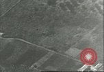 Standbild Bombenabwürfe Sizilien Italien, 1943, aus Sekunde 36 historischem Filmmaterial Videoclip 65675066871