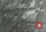 Standbild Bombenabwürfe Sizilien Italien, 1943, aus Sekunde 38 historischem Filmmaterial Videoclip 65675066871