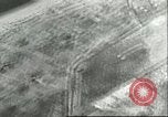 Standbild Bombenabwürfe Sizilien Italien, 1943, aus Sekunde 40 historischem Filmmaterial Videoclip 65675066871