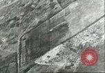 Standbild Bombenabwürfe Sizilien Italien, 1943, aus Sekunde 41 historischem Filmmaterial Videoclip 65675066871