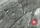 Standbild Bombenabwürfe Sizilien Italien, 1943, aus Sekunde 43 historischem Filmmaterial Videoclip 65675066871
