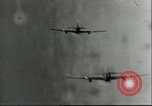 Standbild Bombenabwürfe Sizilien Italien, 1943, aus Sekunde 48 historischem Filmmaterial Videoclip 65675066871