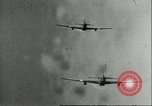 Standbild Bombenabwürfe Sizilien Italien, 1943, aus Sekunde 50 historischem Filmmaterial Videoclip 65675066871