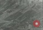 Standbild Bombenabwürfe Sizilien Italien, 1943, aus Sekunde 59 historischem Filmmaterial Videoclip 65675066871