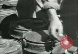 Standbild Fässer Sizilien Italien, 1943, aus Sekunde 47 historischem Filmmaterial Videoclip 65675066875