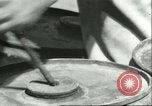 Standbild Fässer Sizilien Italien, 1943, aus Sekunde 53 historischem Filmmaterial Videoclip 65675066875