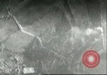 Standbild Bombenabwürfe Sizilien Italien, 1943, aus Sekunde 1 historischem Filmmaterial Videoclip 65675066877