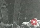 Standbild Bombenabwürfe Sizilien Italien, 1943, aus Sekunde 4 historischem Filmmaterial Videoclip 65675066877