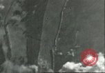 Standbild Bombenabwürfe Sizilien Italien, 1943, aus Sekunde 5 historischem Filmmaterial Videoclip 65675066877