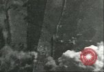 Standbild Bombenabwürfe Sizilien Italien, 1943, aus Sekunde 6 historischem Filmmaterial Videoclip 65675066877