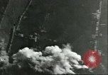 Standbild Bombenabwürfe Sizilien Italien, 1943, aus Sekunde 10 historischem Filmmaterial Videoclip 65675066877