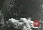 Standbild Bombenabwürfe Sizilien Italien, 1943, aus Sekunde 11 historischem Filmmaterial Videoclip 65675066877