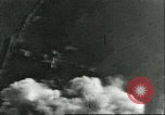 Standbild Bombenabwürfe Sizilien Italien, 1943, aus Sekunde 16 historischem Filmmaterial Videoclip 65675066877