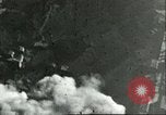Standbild Bombenabwürfe Sizilien Italien, 1943, aus Sekunde 18 historischem Filmmaterial Videoclip 65675066877