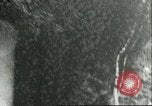 Standbild Bombenabwürfe Sizilien Italien, 1943, aus Sekunde 31 historischem Filmmaterial Videoclip 65675066877