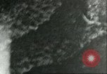 Standbild Bombenabwürfe Sizilien Italien, 1943, aus Sekunde 33 historischem Filmmaterial Videoclip 65675066877
