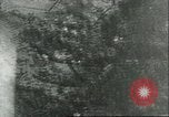 Standbild Bombenabwürfe Sizilien Italien, 1943, aus Sekunde 38 historischem Filmmaterial Videoclip 65675066877