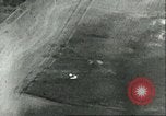 Standbild Bombenabwürfe Sizilien Italien, 1943, aus Sekunde 43 historischem Filmmaterial Videoclip 65675066877