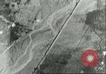 Standbild Bombenabwürfe Sizilien Italien, 1943, aus Sekunde 45 historischem Filmmaterial Videoclip 65675066877
