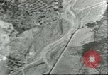 Standbild Bombenabwürfe Sizilien Italien, 1943, aus Sekunde 47 historischem Filmmaterial Videoclip 65675066877