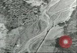 Standbild Bombenabwürfe Sizilien Italien, 1943, aus Sekunde 48 historischem Filmmaterial Videoclip 65675066877