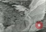 Standbild Bombenabwürfe Sizilien Italien, 1943, aus Sekunde 50 historischem Filmmaterial Videoclip 65675066877