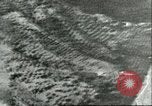 Standbild Bombenabwürfe Sizilien Italien, 1943, aus Sekunde 54 historischem Filmmaterial Videoclip 65675066877