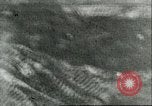 Standbild Bombenabwürfe Sizilien Italien, 1943, aus Sekunde 56 historischem Filmmaterial Videoclip 65675066877