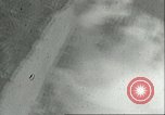 Standbild Bombenabwürfe Sizilien Italien, 1943, aus Sekunde 5 historischem Filmmaterial Videoclip 65675066880
