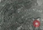 Standbild Bombenabwürfe Sizilien Italien, 1943, aus Sekunde 8 historischem Filmmaterial Videoclip 65675066880