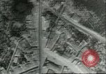 Standbild Bombenabwürfe Sizilien Italien, 1943, aus Sekunde 19 historischem Filmmaterial Videoclip 65675066880