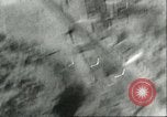 Standbild Bombenabwürfe Sizilien Italien, 1943, aus Sekunde 34 historischem Filmmaterial Videoclip 65675066880