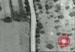 Standbild Bombenabwürfe Sizilien Italien, 1943, aus Sekunde 41 historischem Filmmaterial Videoclip 65675066880
