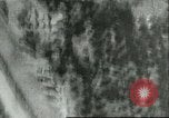 Standbild Bombenabwürfe Sizilien Italien, 1943, aus Sekunde 43 historischem Filmmaterial Videoclip 65675066880