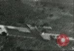 Standbild Bombenabwürfe Sizilien Italien, 1943, aus Sekunde 48 historischem Filmmaterial Videoclip 65675066880