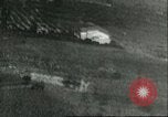 Standbild Bombenabwürfe Sizilien Italien, 1943, aus Sekunde 49 historischem Filmmaterial Videoclip 65675066880